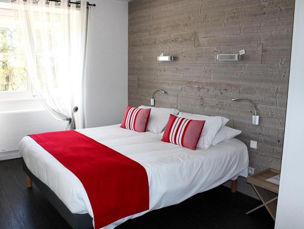Logis Hotel "Ici M'Aime" Rouvray  Bagian luar foto