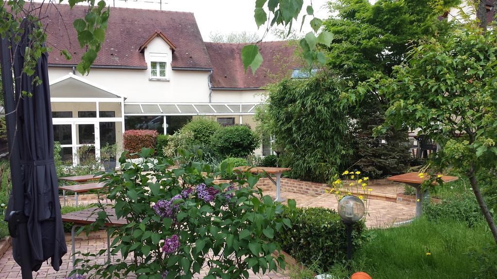 Logis Hotel "Ici M'Aime" Rouvray  Bagian luar foto