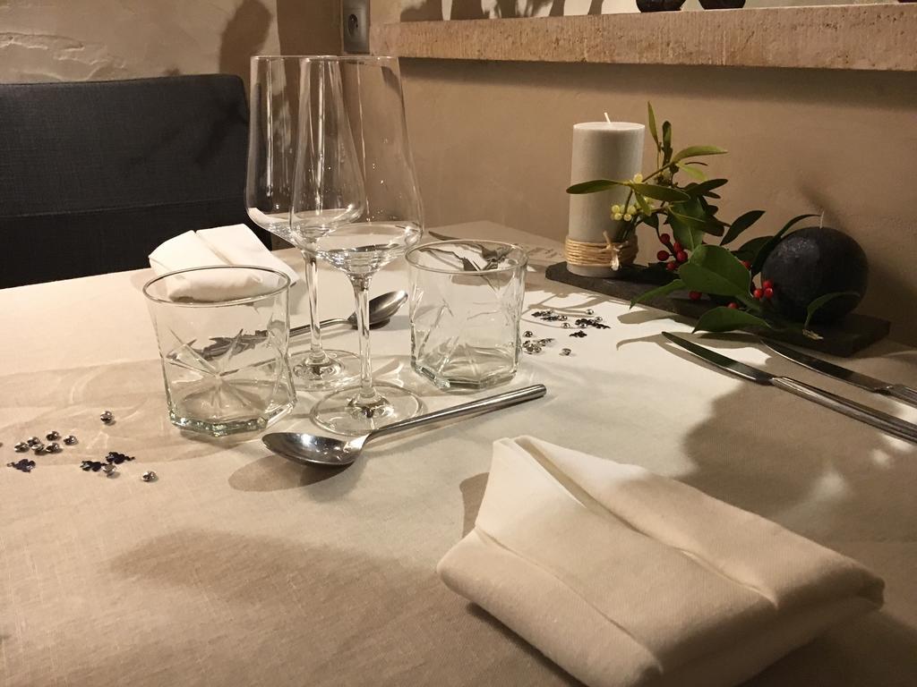Logis Hotel "Ici M'Aime" Rouvray  Bagian luar foto