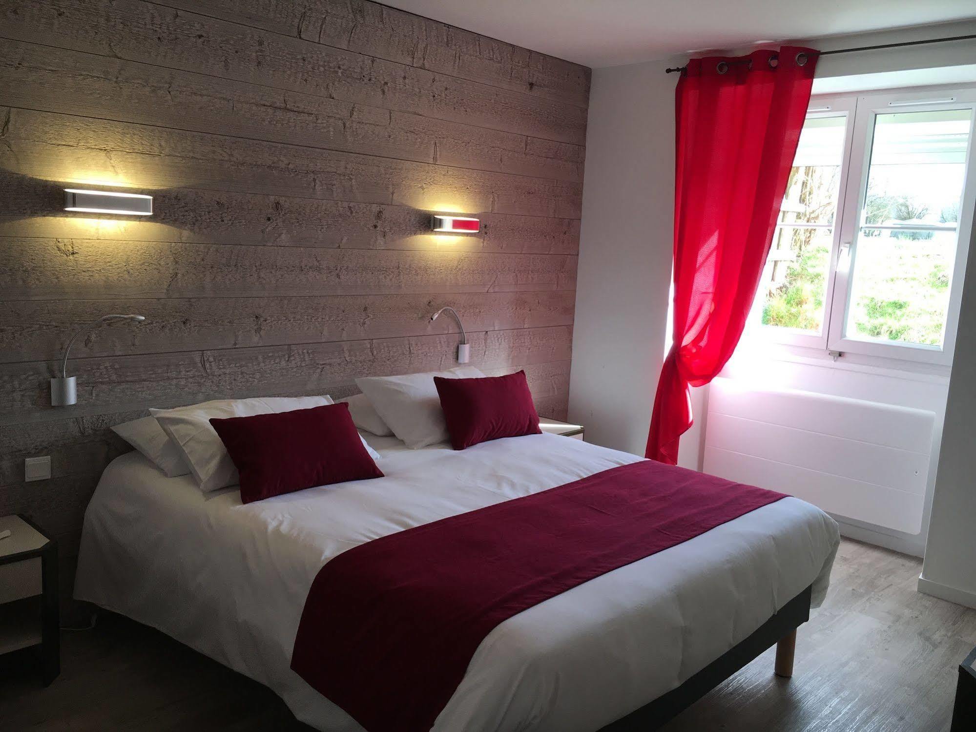 Logis Hotel "Ici M'Aime" Rouvray  Bagian luar foto