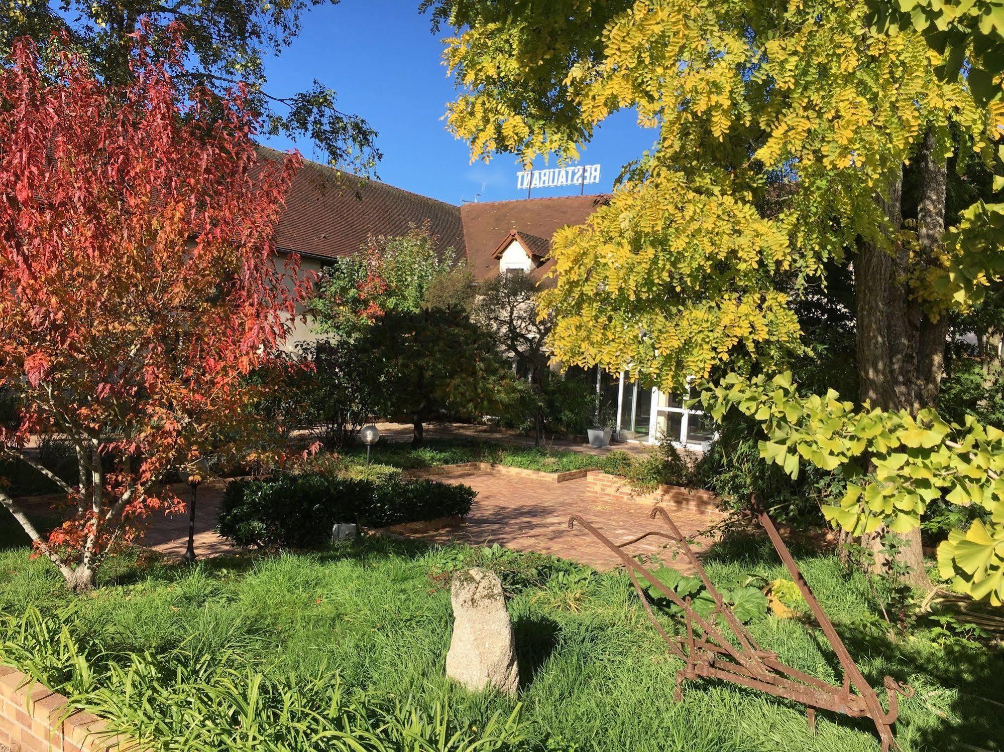 Logis Hotel "Ici M'Aime" Rouvray  Bagian luar foto